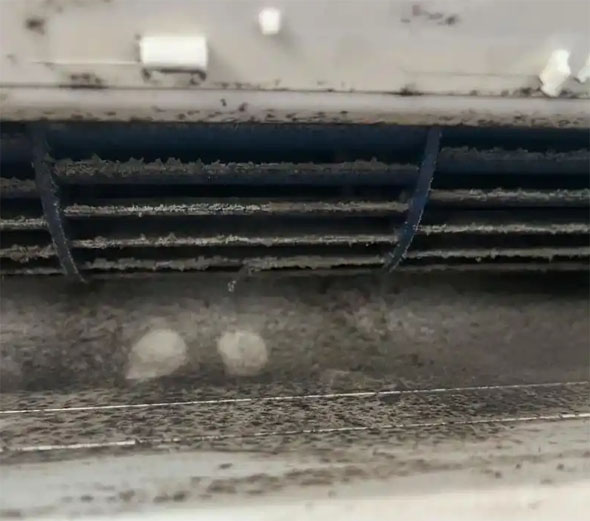 内江市空调吹的风有股烧焦味是怎么回事